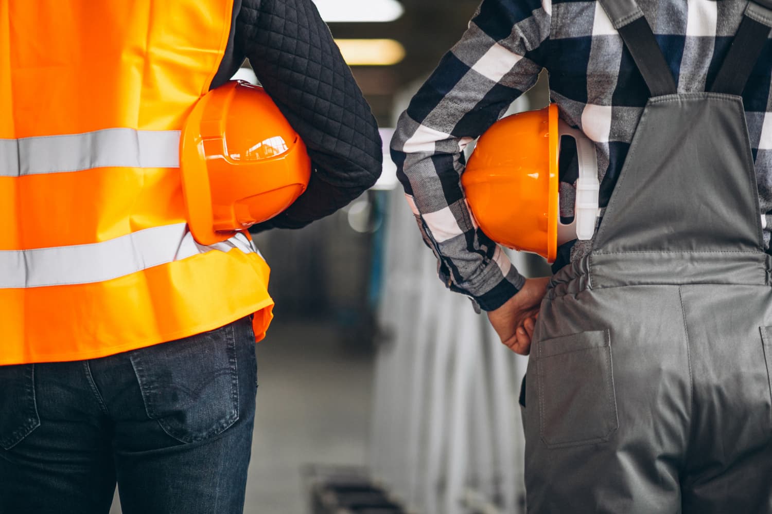Industriele projectlocatie als achtergrond voor veiligheidsdiensten